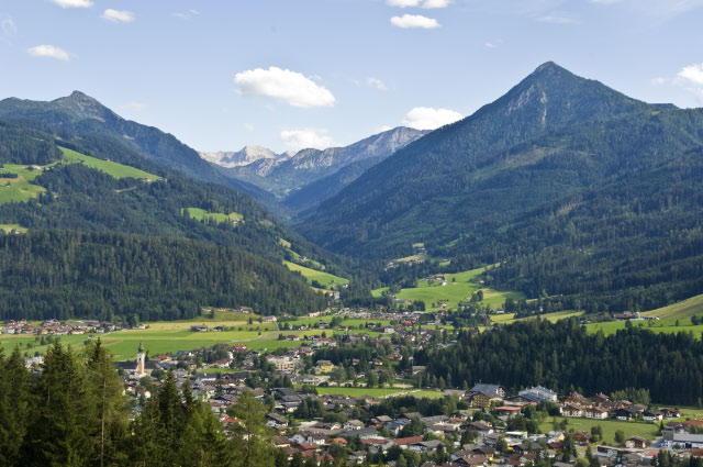 Altenmarkt-Zauchensee-Tourismus_Landschaft_Ort_Natur_Ortsansicht_Lackenkogel-1