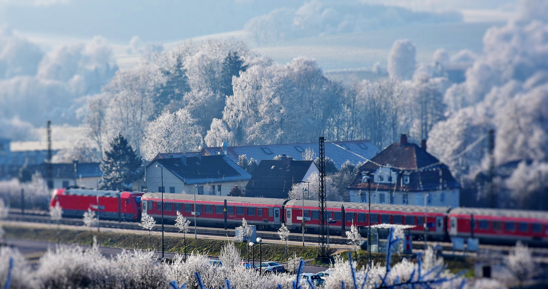 train-2947086_1920