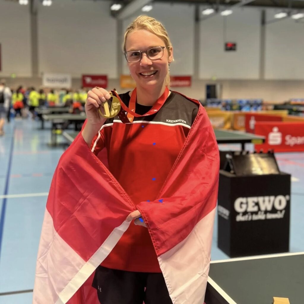 Lungentransplantierte Pädagogin triumphiert erneut: Stefanie Krenmayer gewinnt WM-Gold in Dresden