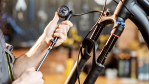 Federgabel einstellen leicht gemacht: Der optimale Luftdruck Schritt für Schritt